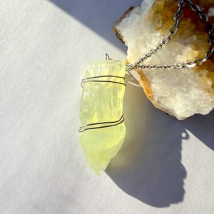 Naszyjnik z Zielonym Kalcytem – Ukojenie, Regeneracja i Spokój Serca 💚✨