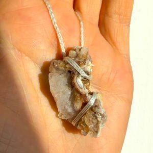 Naszyjnik z Chalcedonem Naciekowym  – Spokój, Naturalna Harmonia i Siła Ziemi 🤍✨ v.5